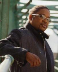 Dave Hollister performing live at Center Court