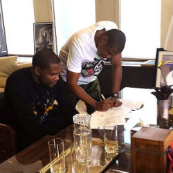 Jay-Z’s Roc Nation Sports Signs Kevin Durant