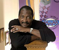 Beyonce’s Father, Mathew Knowles, Remarries