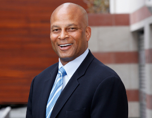 49ers Hall Of Famer Ronnie Lott Packs House At Mayorʼs Indivizible Meeting