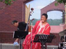Jazz in the Courtyard at Crocker Art Museum presents "Vivian Lee"