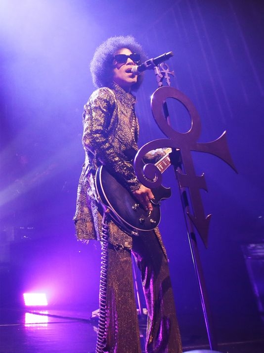 Prince pulls music from streaming sites