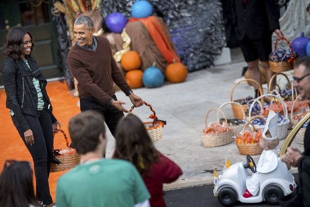Trick-Or-Treaters Take Over The White House