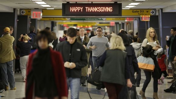 A guide to Thanksgiving flying: 6 helpful tips