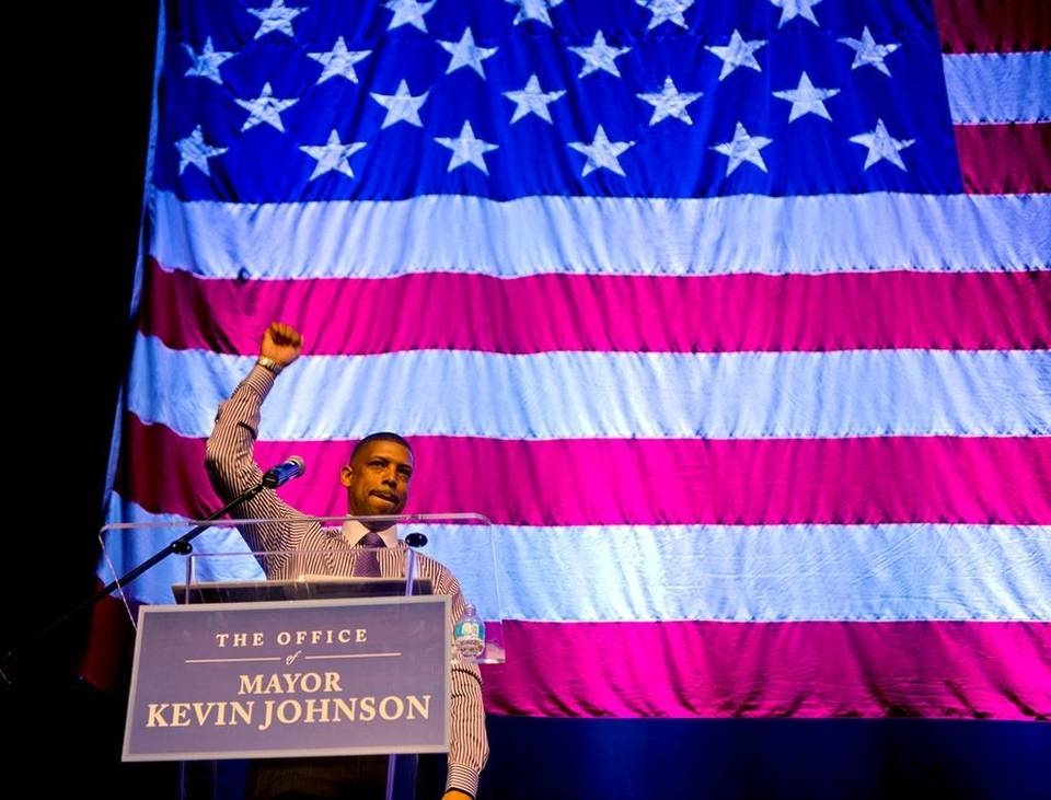 Sacramento Mayor Kevin Johnson finishes his 2013 State of the City speech at Memorial Auditorium. The annual event will be moved to the Crest Theatre for 2016. Renee C. Byer rbyer@sacbee.com Read more here: http://www.sacbee.com/news/local/news-columns-b