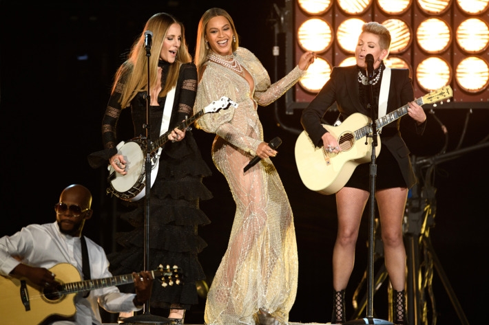 Beyonce makes surprise appearance at Country Music Awards