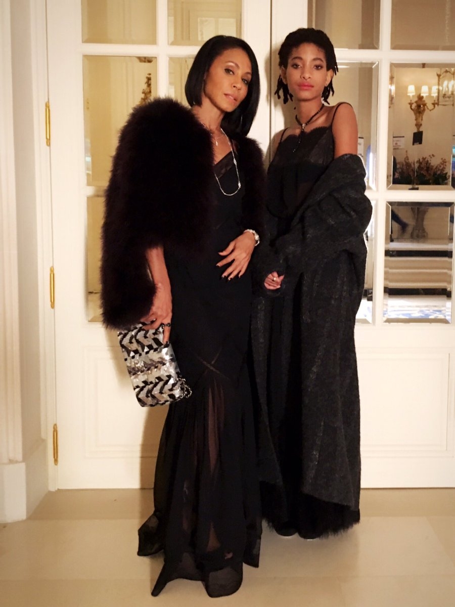 Jada & Willow Smith stun at Chanel fashion show in Paris - Sac Cultural Hub