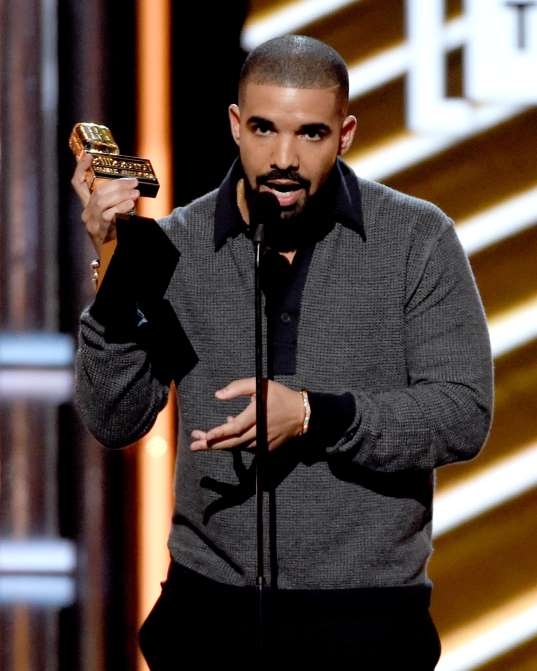 Hello! Drake breaks Adele’s record at Billboard Music Awards