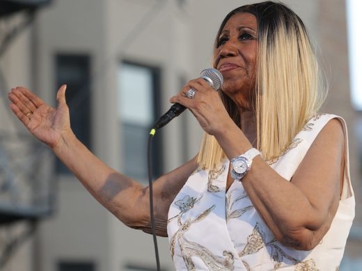 Aretha Franklin moving into Detroit and wants to open a club. Who’s in?