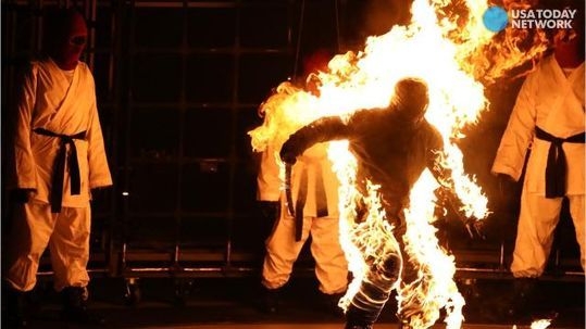 Kendrick Lamar sets the VMAs on fire (literally) with explosive opening performance