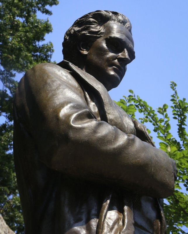 Critics: Remove statue of doctor who experimented on slaves