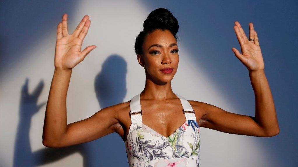 ‘The Walking Dead’s’ Sonequa Martin-Green takes charge on ‘Star Trek: Discovery’