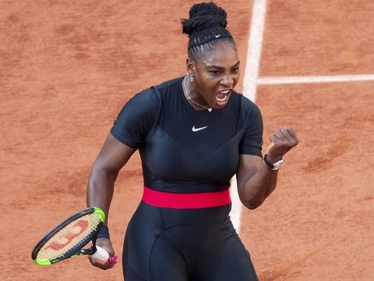 Serena Williams withdraws from French Open before playing Maria Sharapova