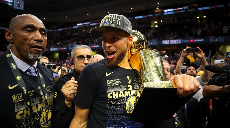 Stephen Curry’s greatness goes unrecognized again