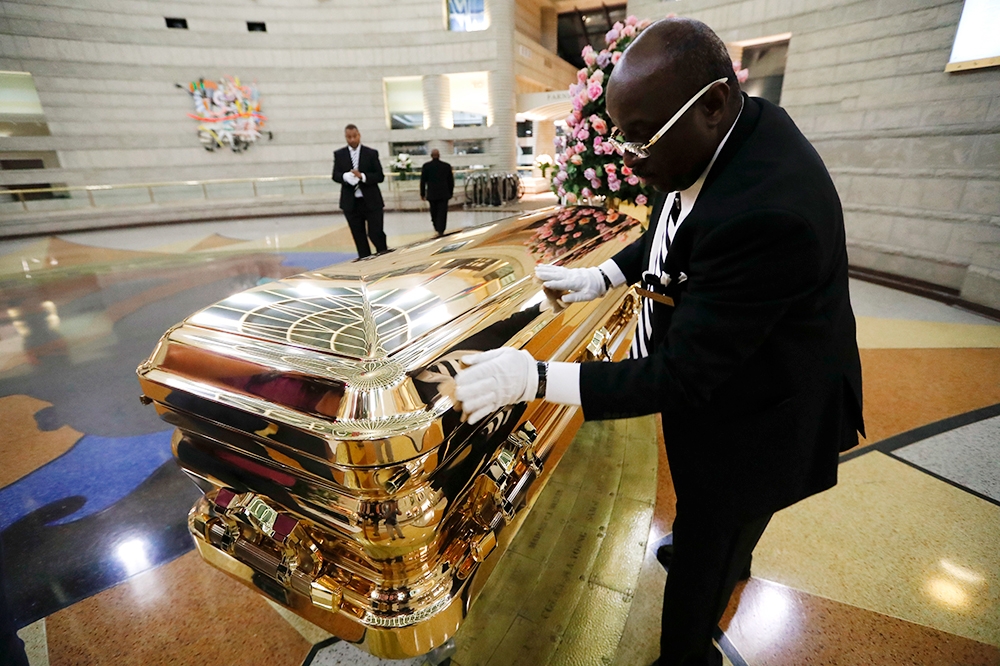 Aretha Franklin Funeral: Hundreds Gather to Honor the Queen of Soul