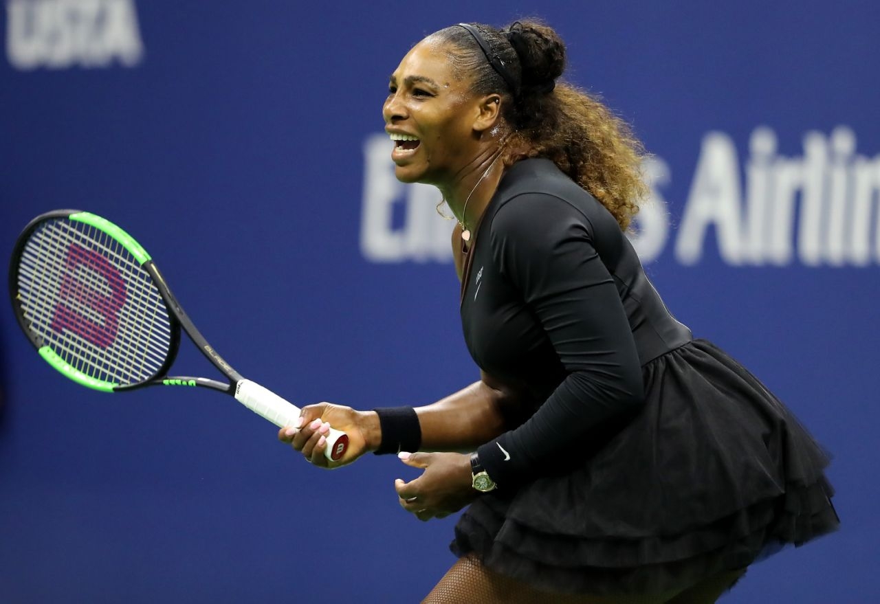 Serena Williams overcomes ankle injury to dominate sister Venus in third round U.S. Open match