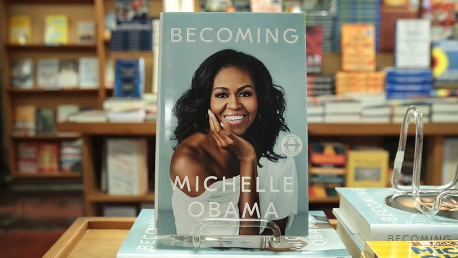 Michelle Obama’s ‘Becoming’ Sells More Than 725,000 Copies in First Day