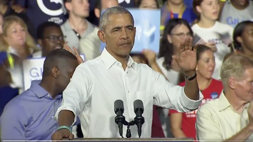 Barack Obama Deals With Hecklers In The Most Respectful, Un-Trumpian Way