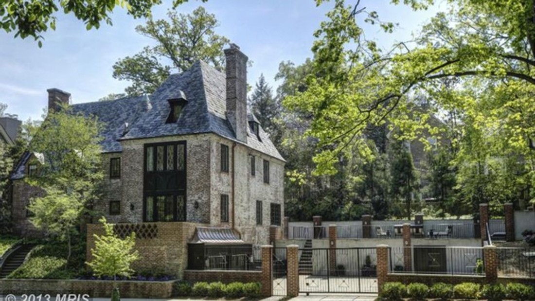 No, the Obamas Don’t Have a 10-Foot Wall Around Their D.C. Home (Despite What Trump Tweeted)