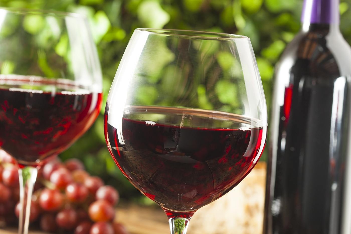 Does red wine help you live longer? Here’s what the science says.