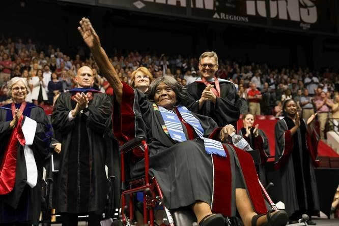 Expelled in 1956, black woman gets doctorate at U of Alabama