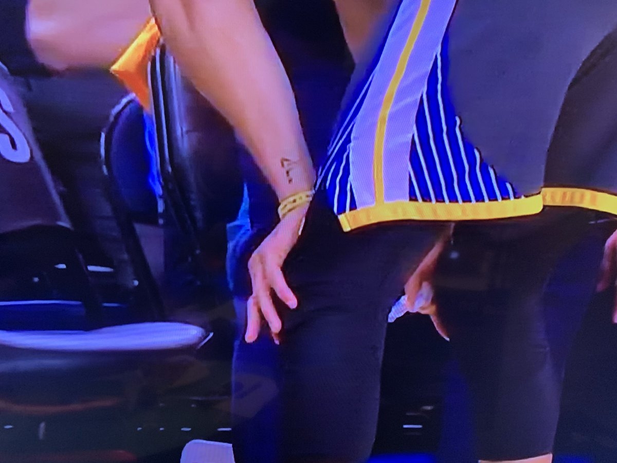 Video: Stephen Curry Dislocates Finger in Warriors vs. Rockets Game 2
