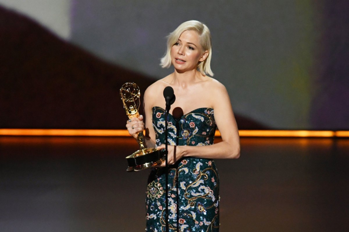 Emmys: Michelle Williams Calls for Pay Equity in Impassioned Speech