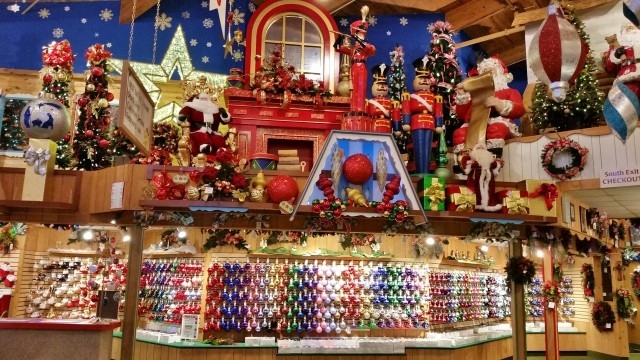 Bronner’s CHRISTmas Wonderland serves up holiday cheer by the boatload