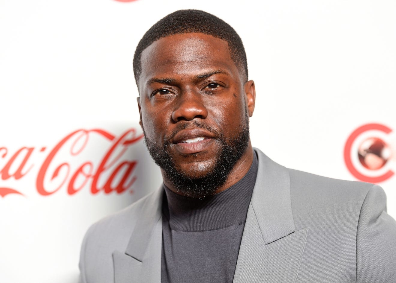 People’s Choice Awards: Kevin Hart makes first major appearance since car crash, shares thanks