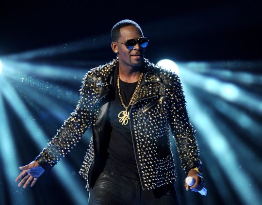 R. Kelly married Aaliyah when she was 15. Now he’s being charged with a federal crime.