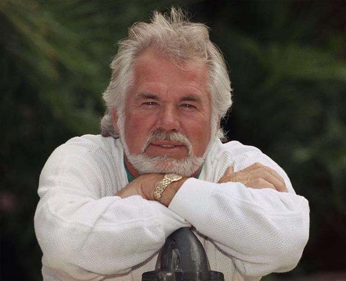 RIP Kenny Rogers. He May Not Have Been Black, But He Was A Nice Guy