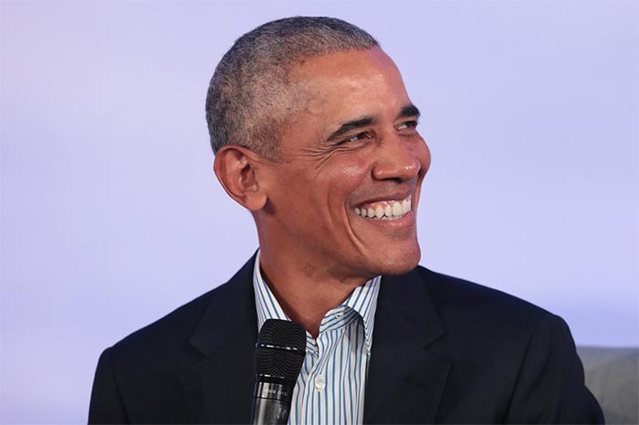 Barack Obama wins the Democratic primary