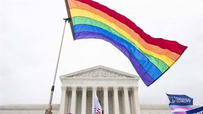 Supreme Court rules existing civil rights law protects gay and lesbian workers