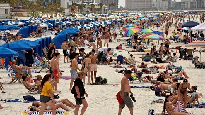 Colleges scrapping spring break amid pandemic travel concerns