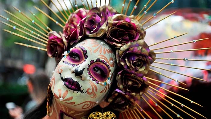 When is Day of the Dead, what does it celebrate, and what’s an ofrenda?