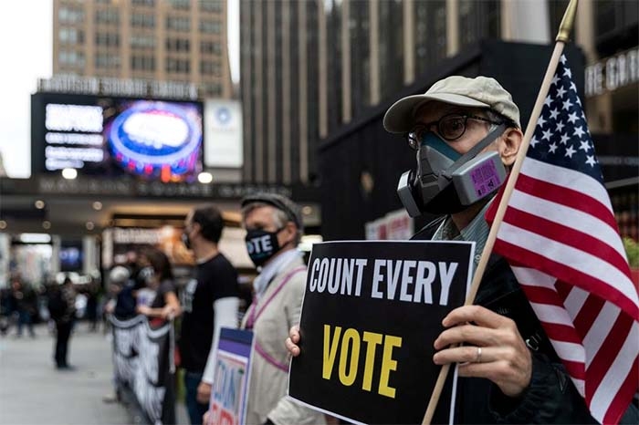 U.S. coronavirus cases keep rising in grim march to Election Day