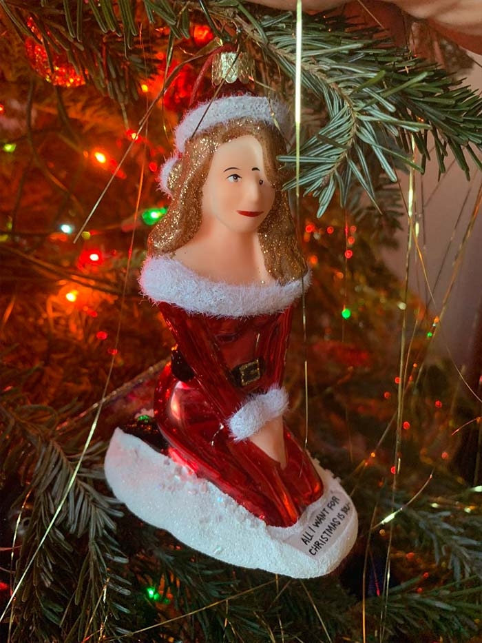 Mariah Carey Does Not Approve of This Fan’s Festive Ornament