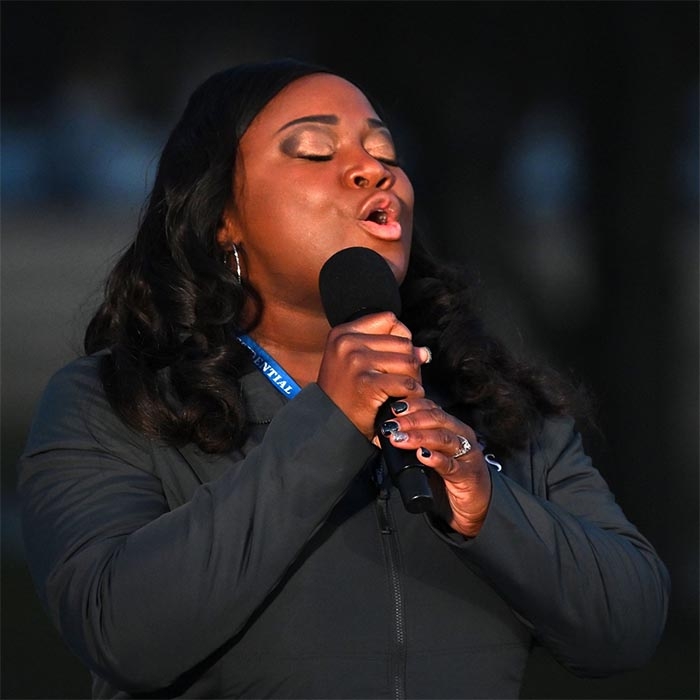 Nurse performs ‘Amazing Grace’ at inauguration event honoring COVID-19 victims