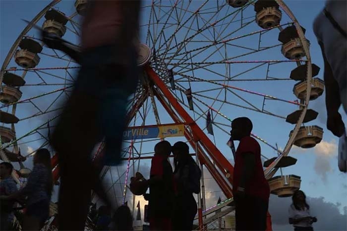 Florida Man Attack Black Mom at Ferris Wheel, Gets Beaten Up by Onlookers