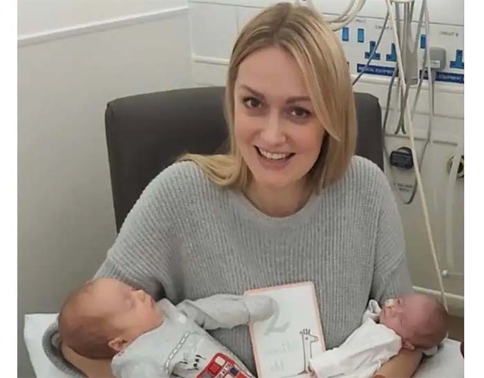 Woman gets pregnant while already pregnant, gives birth to twins conceived 3 weeks apart