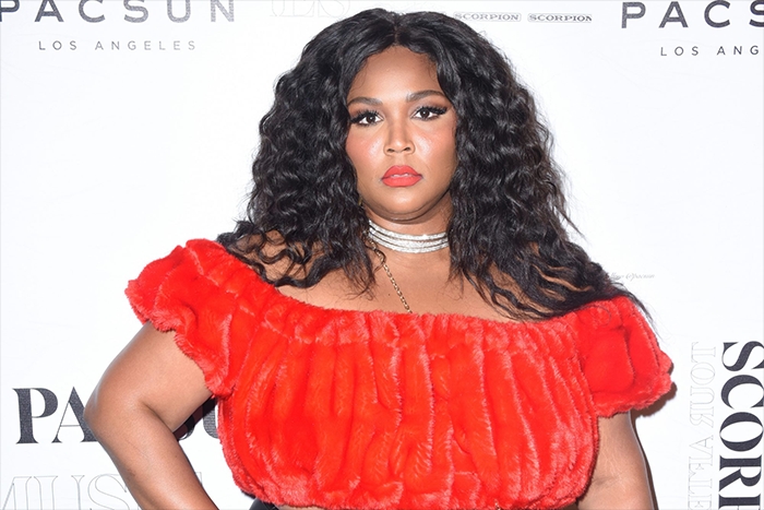 Lizzo Warned Her Fans That She’ll Be “Slightly Rude” If They Don’t Give Her “Six Feet” Of Space Amid COVID-19