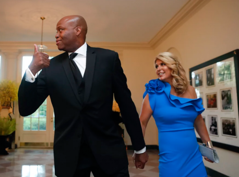 A school seeks to dismiss a lawsuit filed by Michelle Obama’s brother and his wife