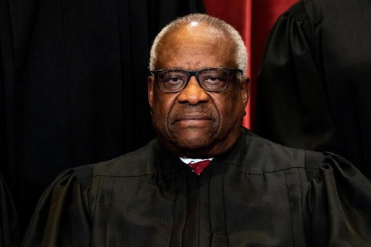 Clarence Thomas drops out of teaching a law class after students protested